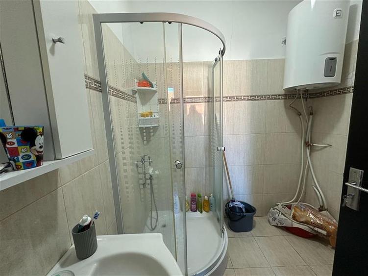 Casa Solida, pentru Familie extinsa,  cu Gradina si Teren, Doclin - 26