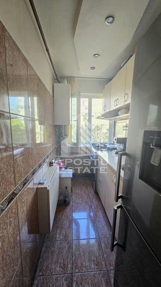Apartament cu 4 camere, etaj intermediar, zona Dacia - 7
