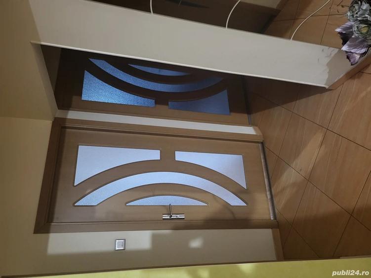 Persoana fizica vand apartament cu 3 camere ,etaj 3 4, decomandat, zona foarte lini?tita - 9