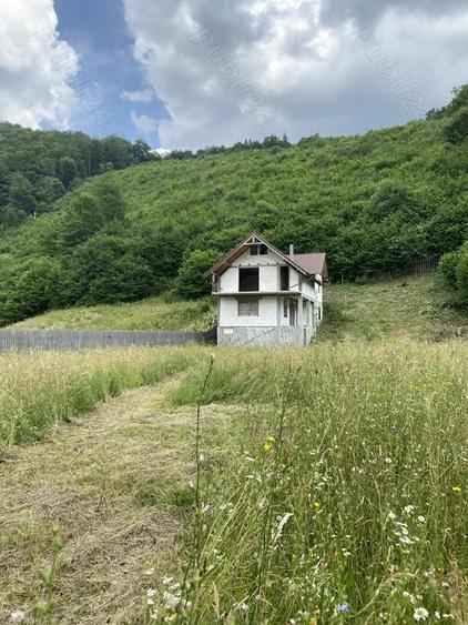 Casa de vanzare in Sacuieu langa pensiunea Secoia - 1