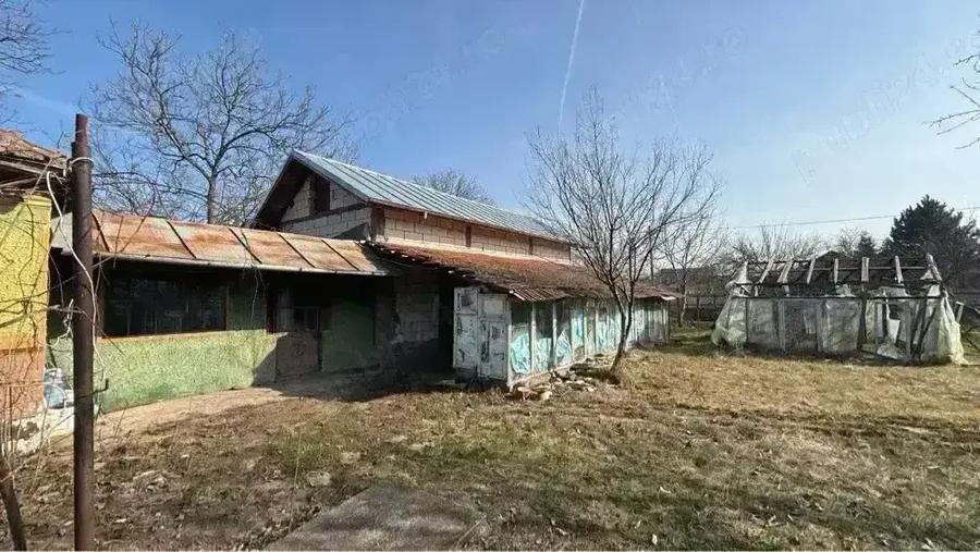 Vand lot 600mp + casa la ro?u - 1