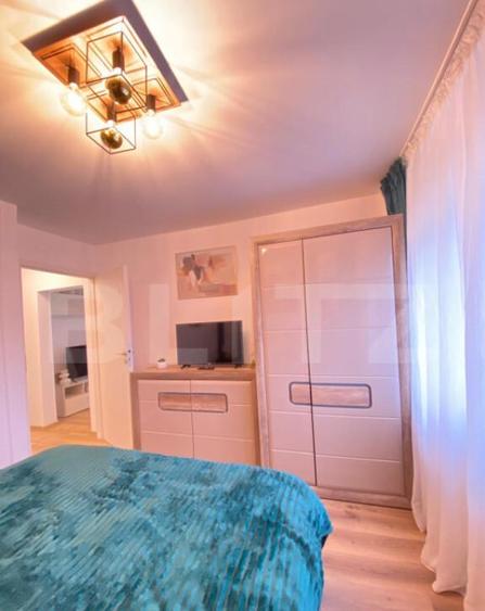 Apartament cu 4 camere, decomandat, pe Calea Bucure?ti - 14