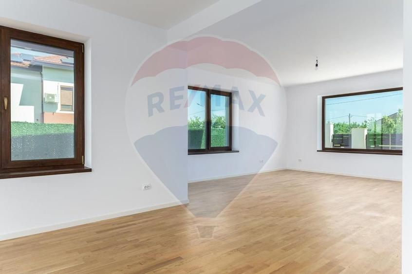 Vila frumoasa cu 5 camere, 700 mp currte si pompa de caldura - Saftica - 3