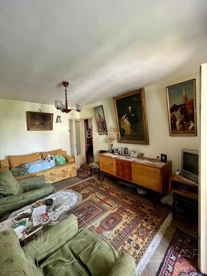 Vanzare apartament 3 camere decomandat zona Garii central (Braila)