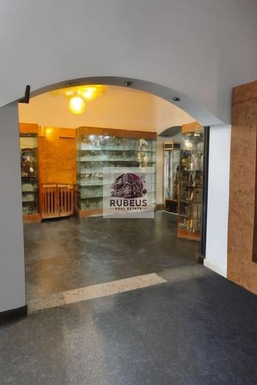 O Locație cu Istorie și Eleganță - &Icirc;n Centru, Pentru Afaceri Distincte - 4