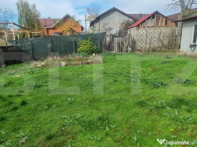 CASA LA ROSU CU TEREN - 10