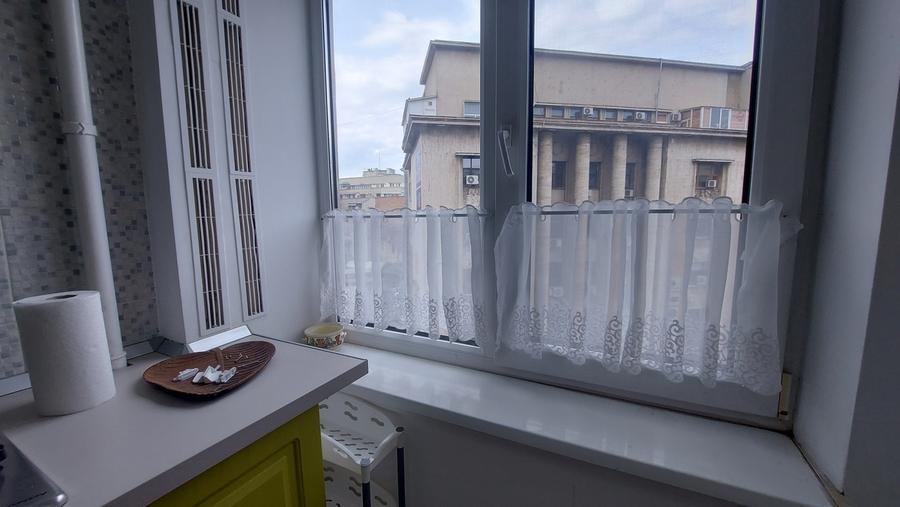 Piata Romana, blocul Eva, 2 camere lux - 6