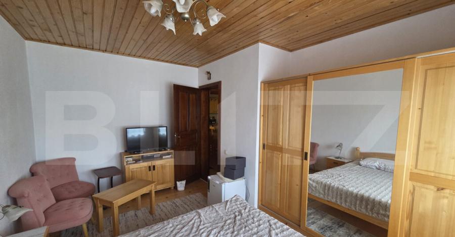 Casa de vacanca cu potential turistic, 1603 mp teren, Cernat - 1