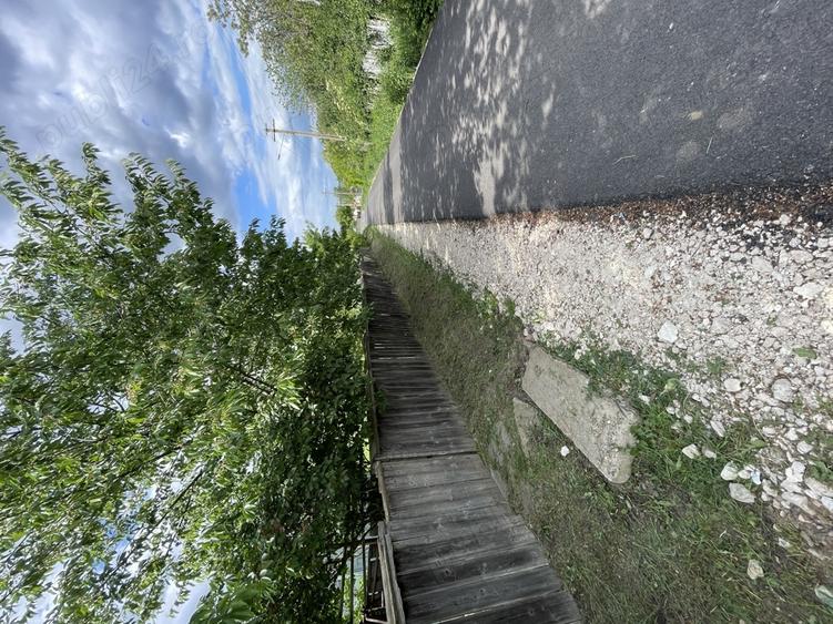 Casa si Gradina de Vanzare Pozitie Centrala pe Loc Drept - 8