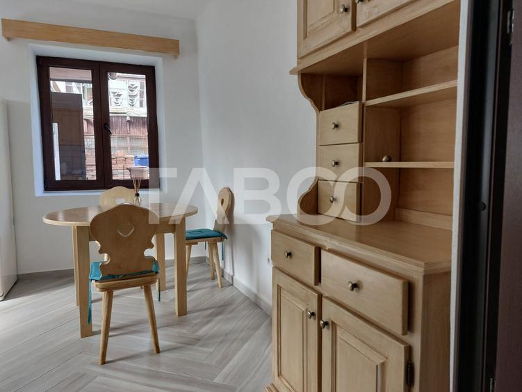 Casa 58 mp cu gradina 300 mp pet friendly central Cisnadioara - 2