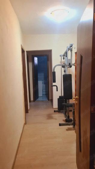 Inchiriez apartament 3 camere in Iasi Alexandru cel Bun zona Zimbru - 1