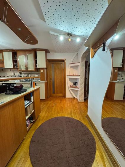 Apartament cu 3 camere decomandat în Ostroveni