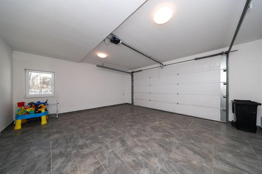 Casă ideală pentru familie în Brașov, Bunloc – spațioasă, luminoasă, priveliște - 49