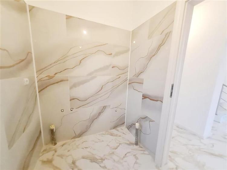 Vila superba cu 5 camere, intabulata 2025, P+E, toate utilitatile.  Harman - Bra - 12