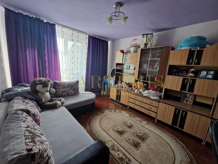 Apartament de 3 camere, decomandat, 66 mp., zona Sens - 2