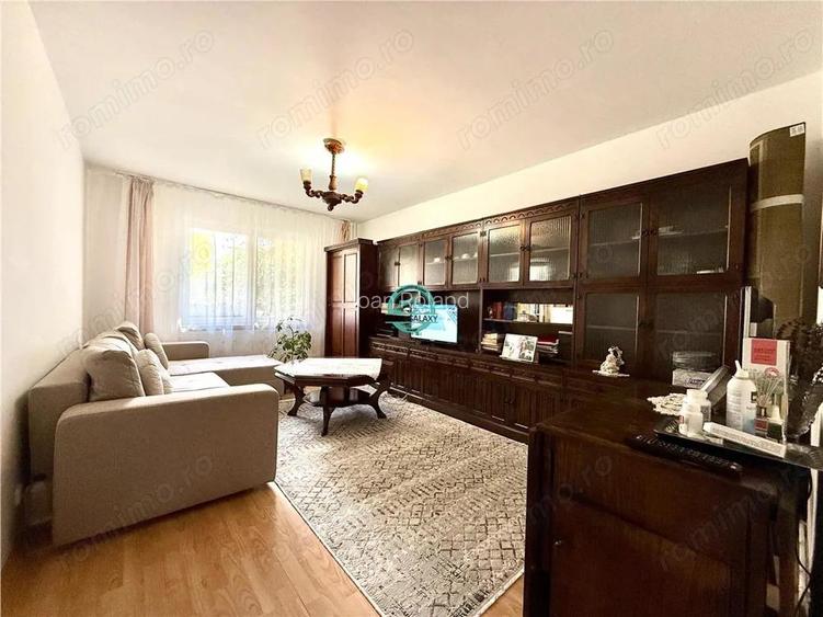 Apartament cu 3 camere de vanzare, parter inalt, in 7 Noiembrie Apartament cu 3 camere de vanzare, parter inalt, in 7 Noiembrie
