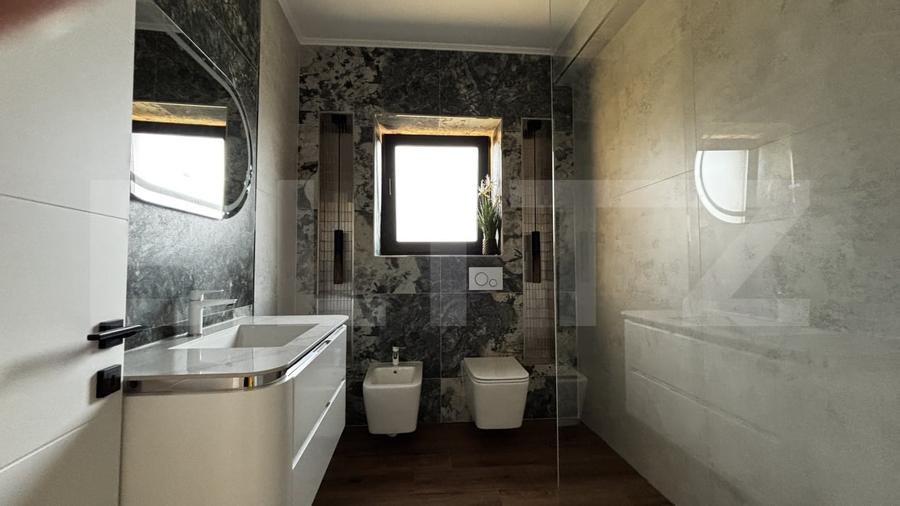 Casă individuală cu 4 camere cu Piscina în Bariera Vâlcii