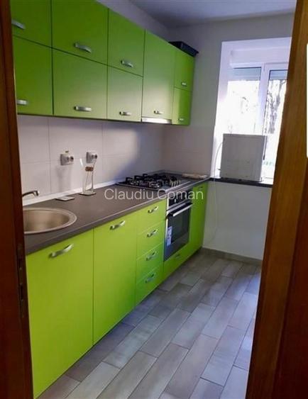 Apartament cu 3 camere decomandat, mobilat în Centrul Civic Apartament cu 3 camere decomandat, mobilat în Centrul Civic
