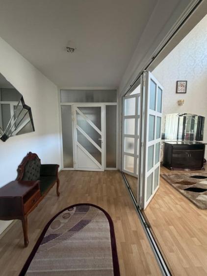 Casă cu 5 camere cu Teren 1100 Mp în Central