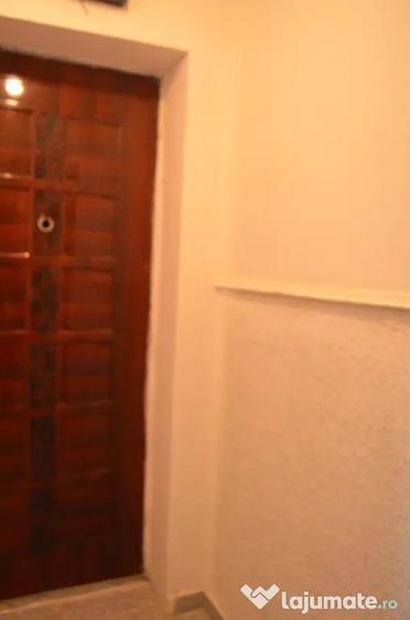 Apartament cu 2 camere semidecomandat în Cezar Petrescu