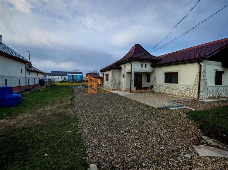 Duplex cu 3 camere cu Teren 980 Mp în Gura Câlnăului