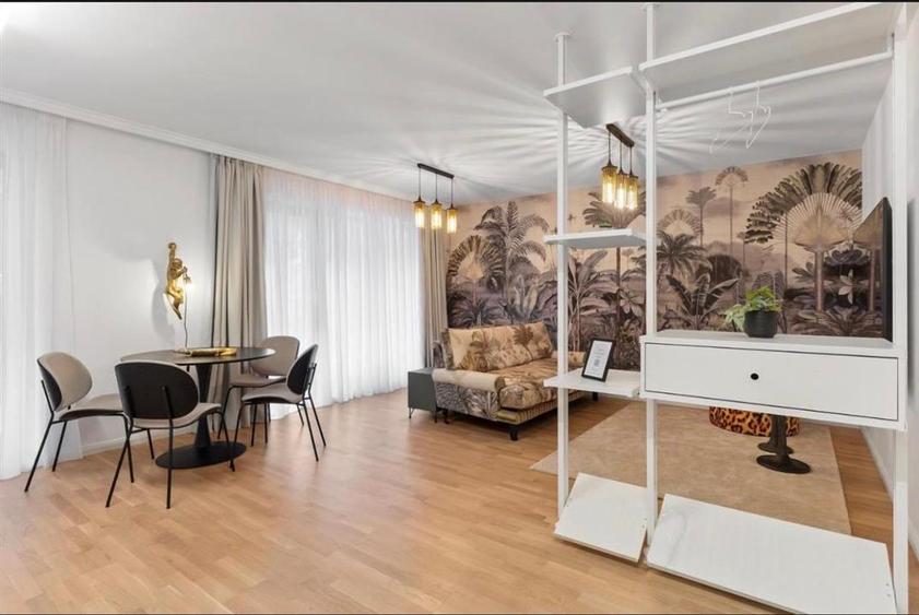 Apartament cu 2 camere decomandat, mobilat în Central