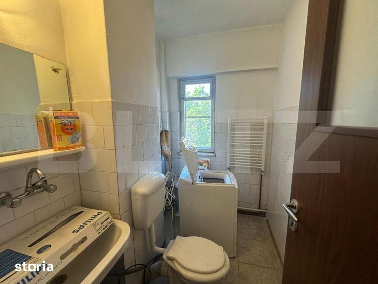 Apartament cu 4 camere decomandat în Micro 16