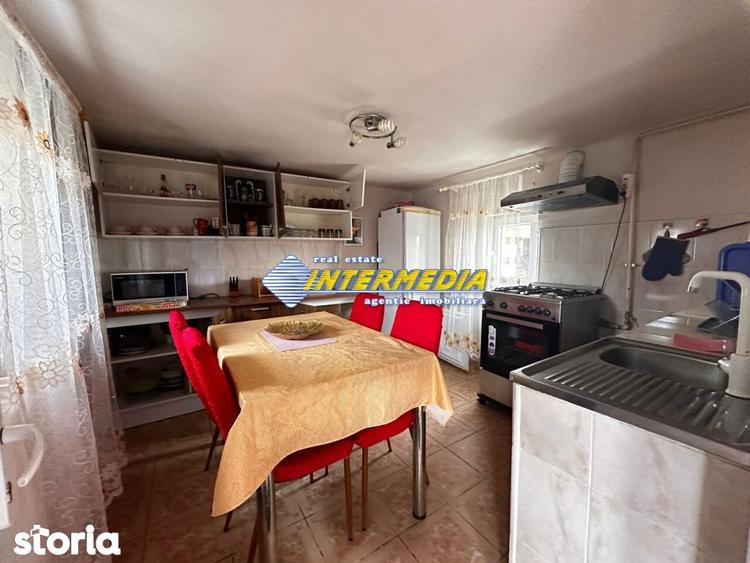 Casă cu 2 camere cu Teren 919 Mp în Cetate