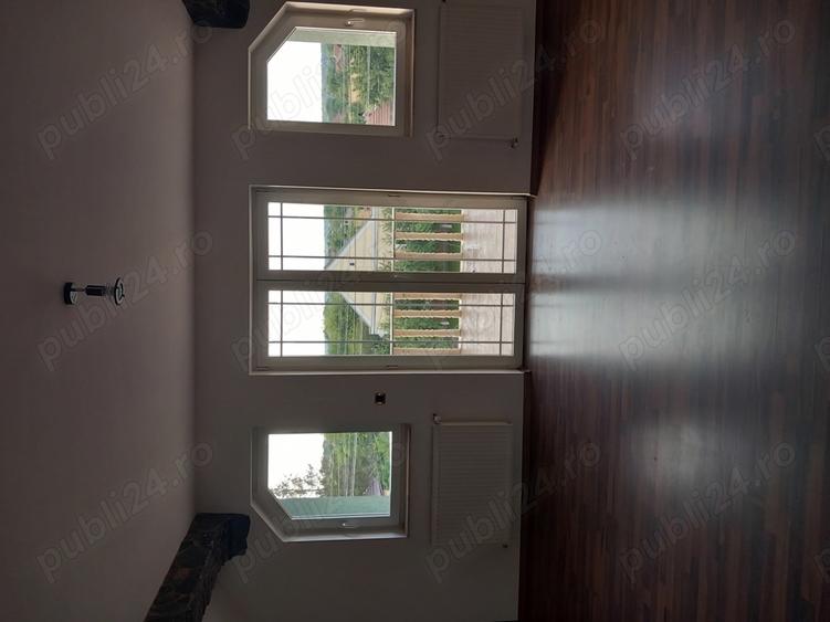 Casă cu 6 camere cu Teren 2255 Mp în Cenad
