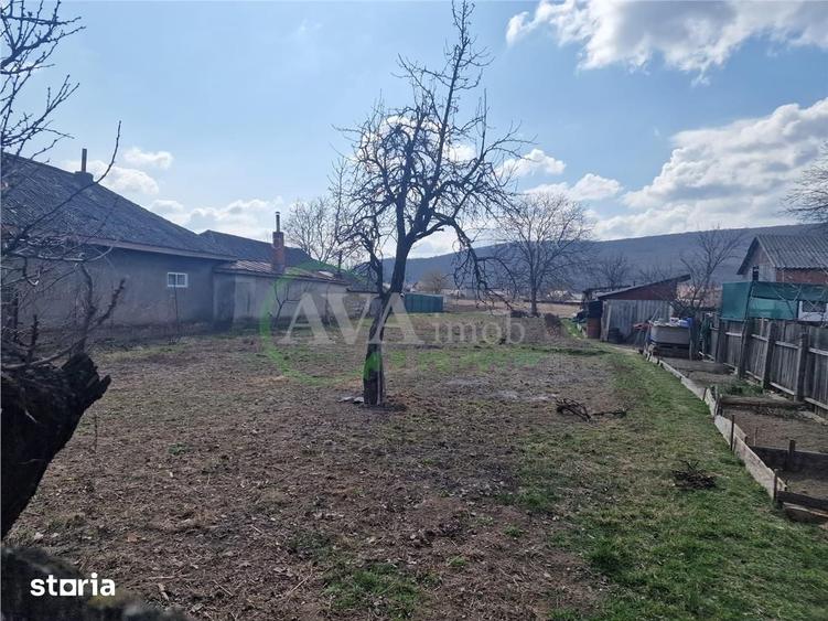 Teren intravilan 2000 mp, deschidere 15,8 ml, zona Hemeius - 4
