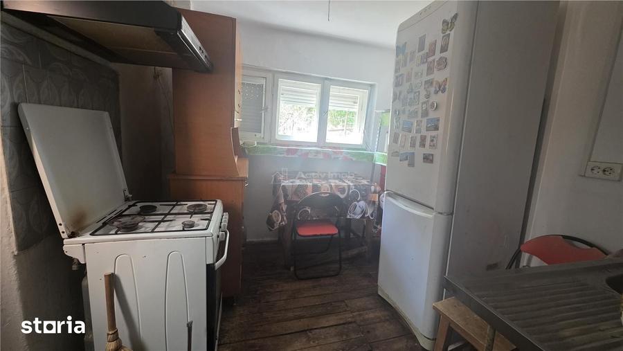 Casa P+E+beci, teren 168 mp, pretabila - locuinta, cabinete - Puskin - 7