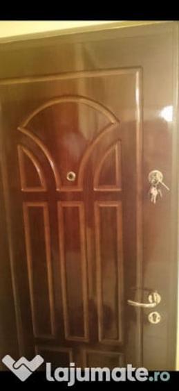 Apartament cu 3 camere decomandat în 9 Mai