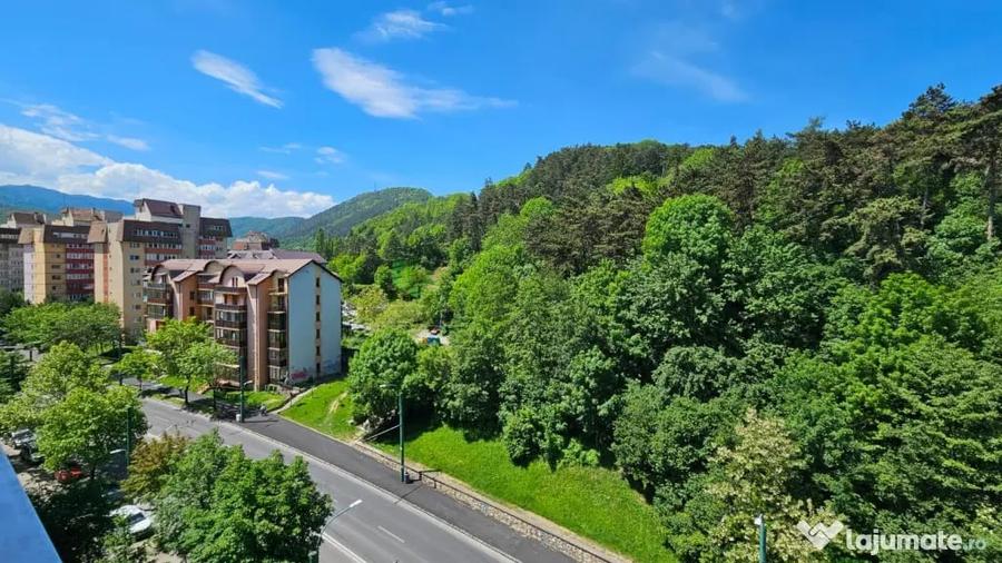 Apartament cu 3 camere decomandat în Răcădău
