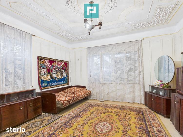 Casă cu 4 camere cu Teren 1473 Mp în Central