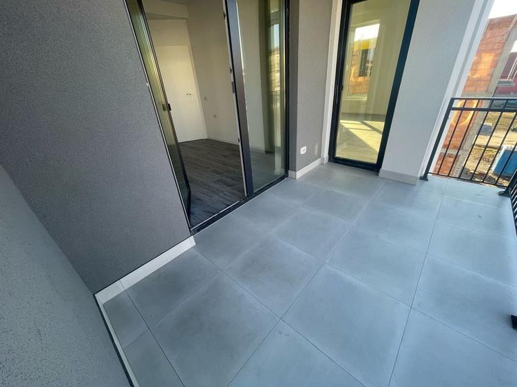 Apartament cu 2 camere decomandat în Girocului