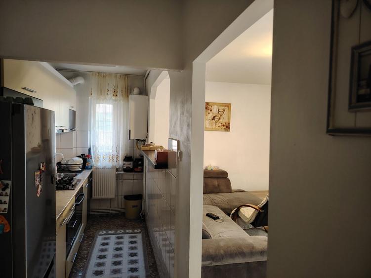 Apartament cu 3 camere decomandat în Alexandru cel Bun