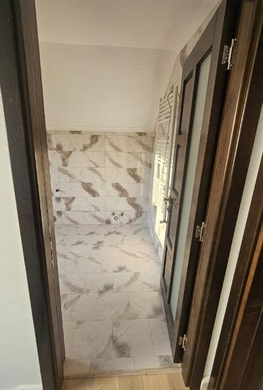 Casa / Vila ( P + 1 ) De Vanzare Zona Burdujeni - 14