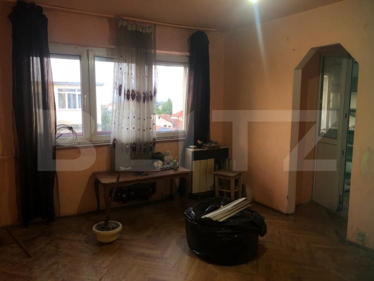Apartament cu 2 camere nedecomandat în 14 Mai