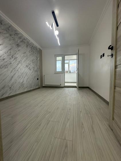 Apartament cu 4 camere semidecomandat în Vidin-Progresul