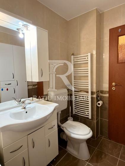 Apartament cu 2 camere semidecomandat, mobilat în Decebal
