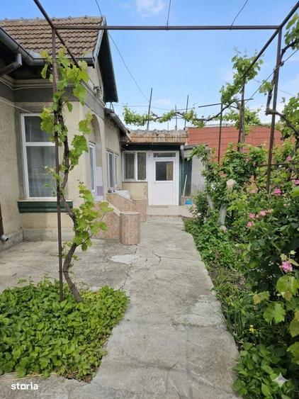 Casă cu 3 camere în Brătianu