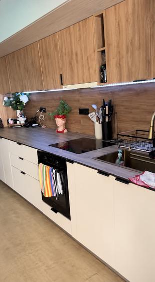 Duplex cu 4 camere cu Canalizare în Central