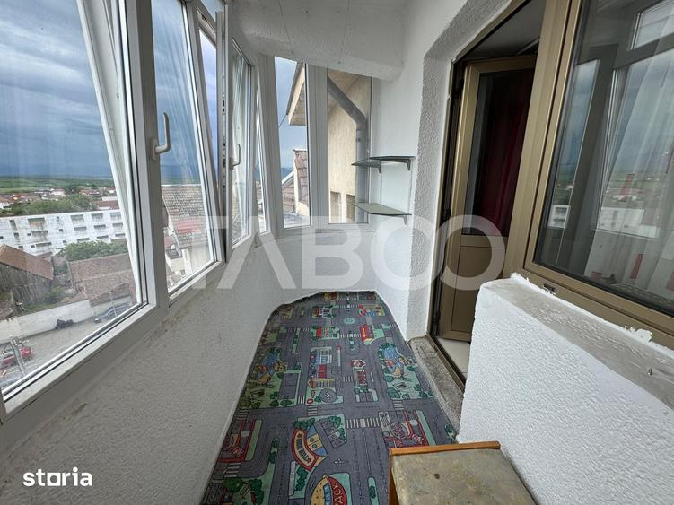 Apartament cu 5 camere decomandat în Turnișor