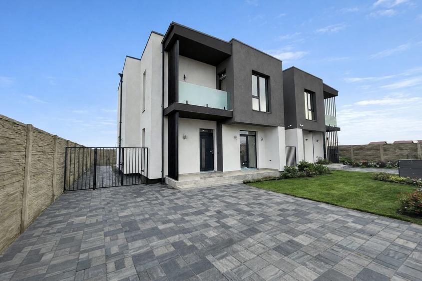 Duplex cu 5 camere cu Canalizare în Săcălaz