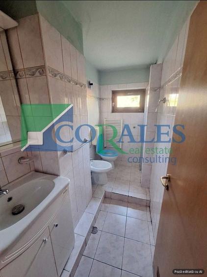 Apartament cu 3 camere semidecomandat în Aradului