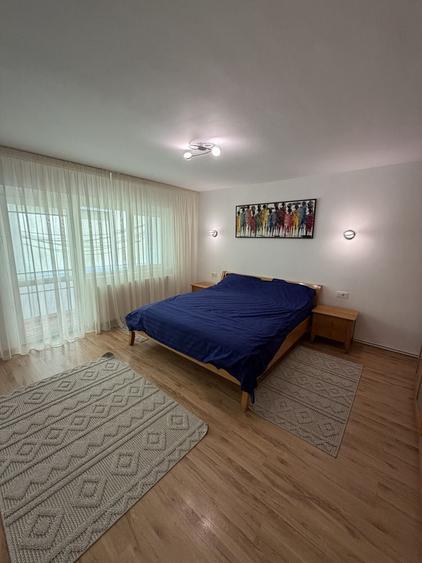 Apartament cu 3 camere decomandat în Micro 3