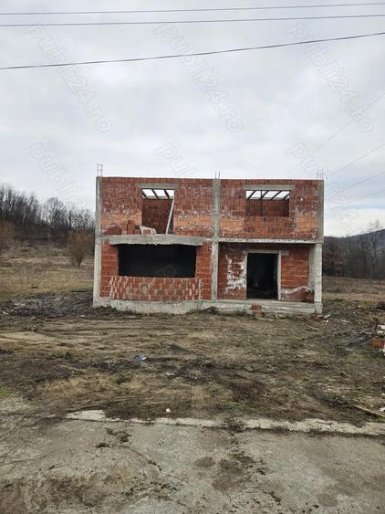 Casa in constructie+teren - 1