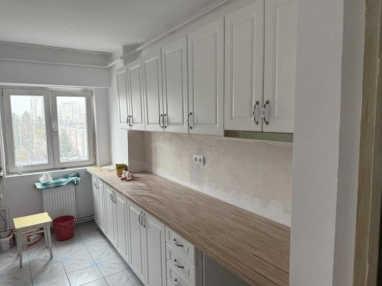 Ofer spre inchiriere apartament 3 camere decomandat - 1