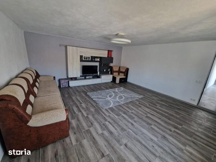 Casa de vanzare Bailesti 100 mp, curte proprie - 1