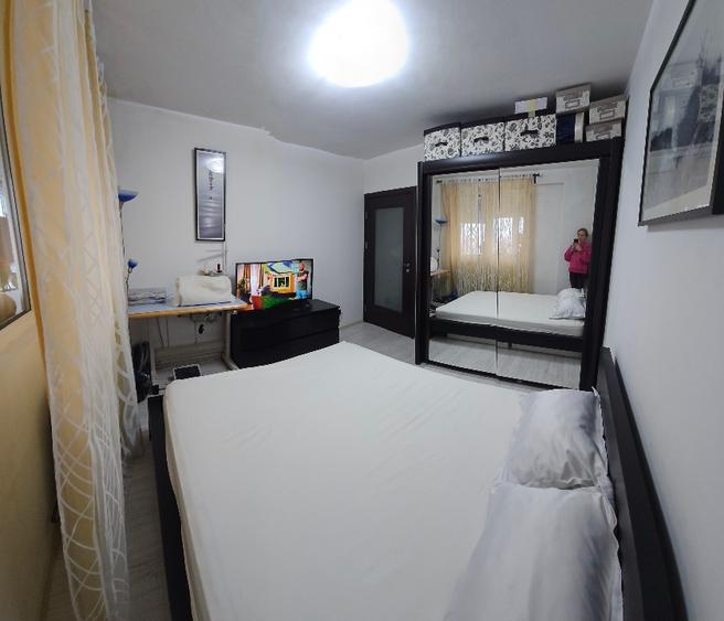Apartament 3 camere decomandat 70mp/Sos. Giurgiului 129 bl.2A, sector 4 - 12